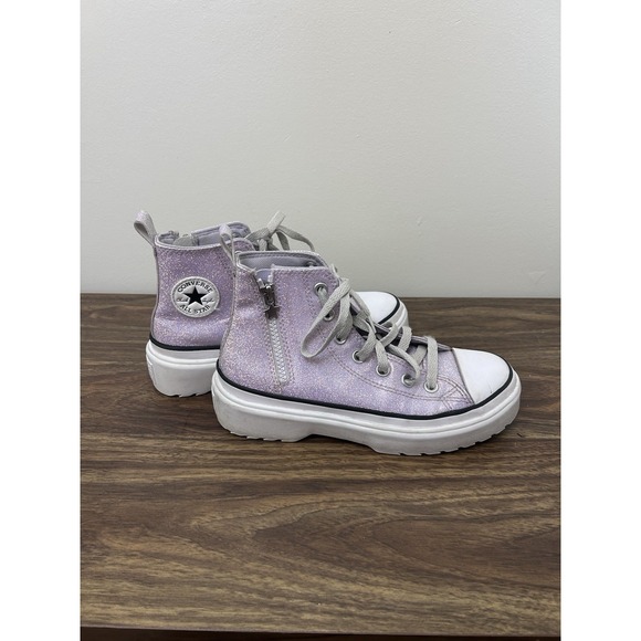 Converse Kids Size 4 W6 Chuck Taylor All Star Lugged High Top Vapor Violet/White - Picture 1 of 6